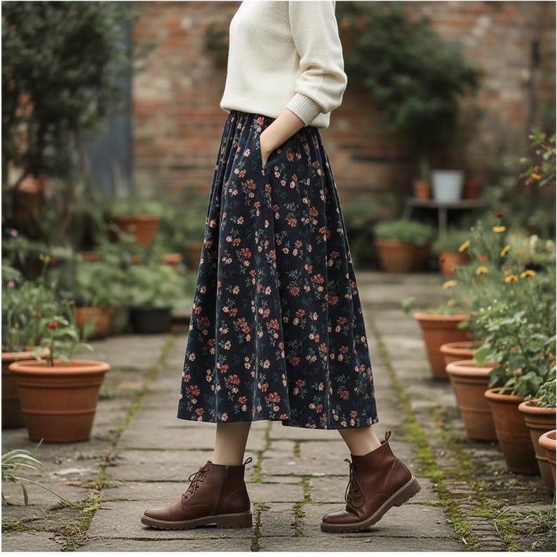 Corduroy Floral Elastic Waist Skirt: Retro Cottage Style Skirt with Pockets